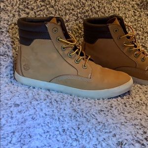 Women’s Timberland boots size 8.5